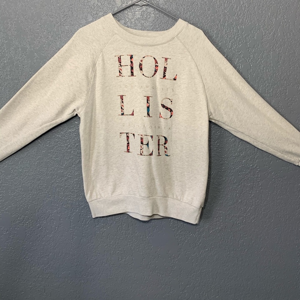 Hollister sweater